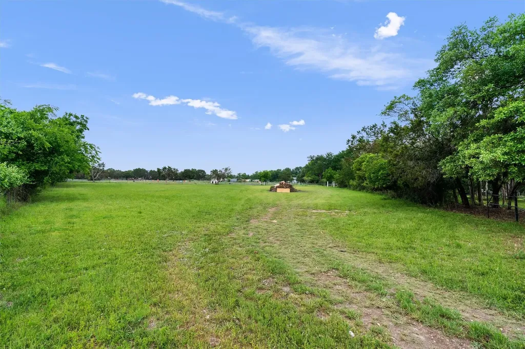300 Corral Lane Liberty Hill TX 78642