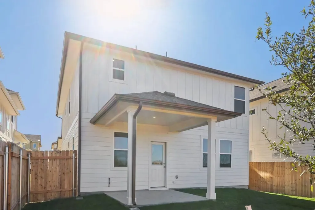 11205 Golden Cloud Bend Manor TX 78653