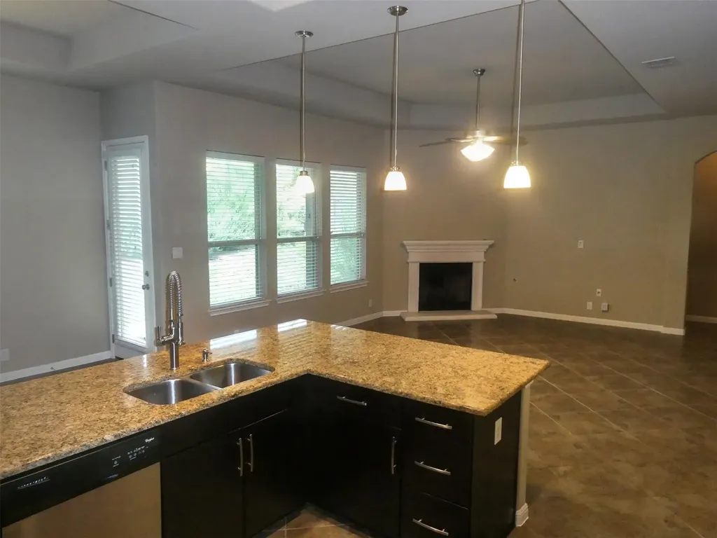 21905 Rock Wren Road Spicewood TX 78669