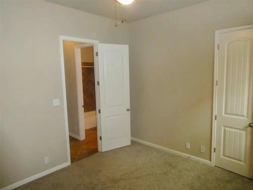 21905 Rock Wren Road Spicewood TX 78669