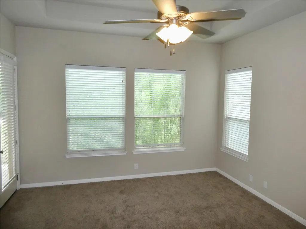 21905 Rock Wren Road Spicewood TX 78669