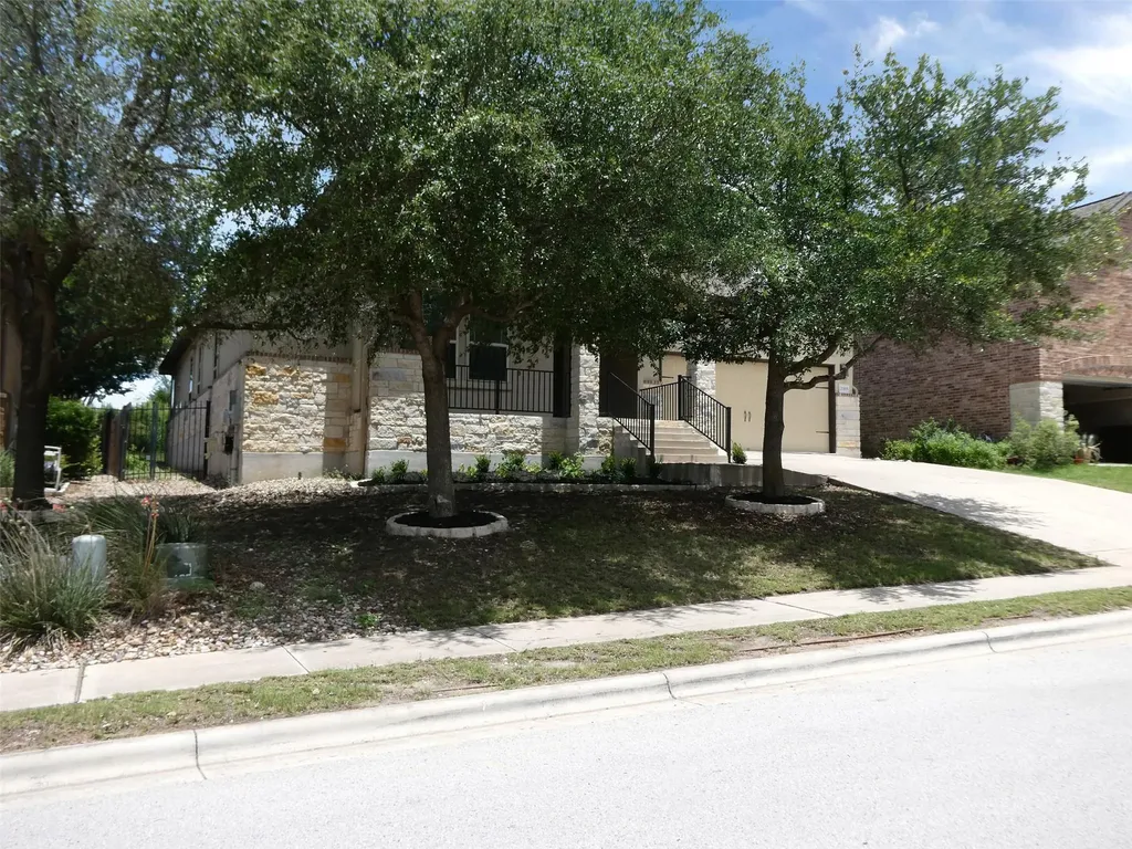 21905 Rock Wren Road Spicewood TX 78669