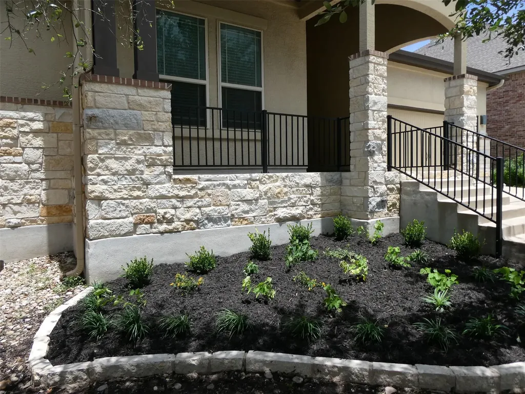 21905 Rock Wren Road Spicewood TX 78669