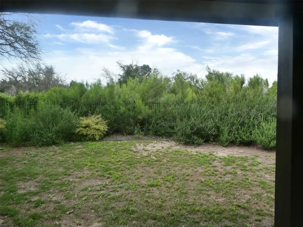 21905 Rock Wren Road Spicewood TX 78669