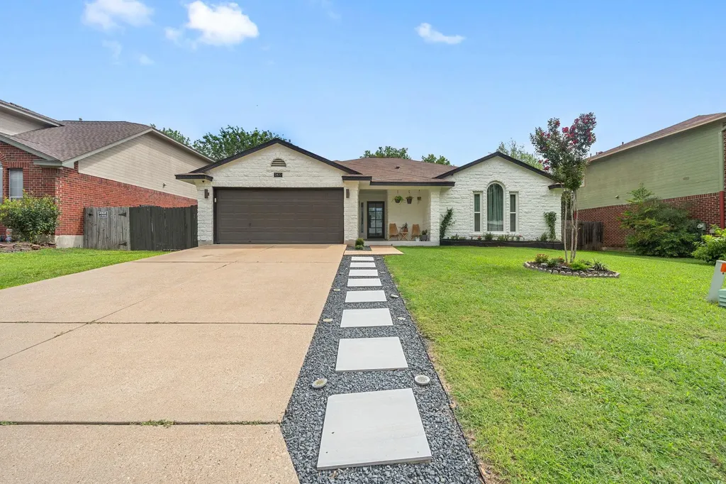 9400 Lightwood Loop Austin TX 78748