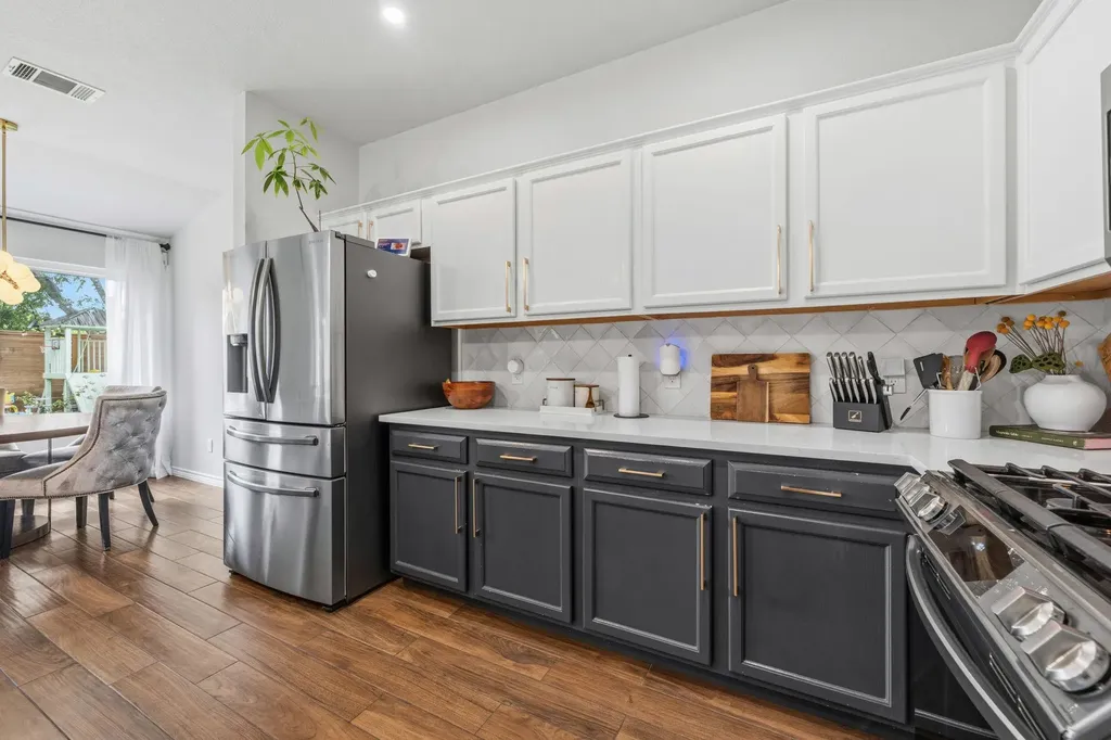 9400 Lightwood Loop Austin TX 78748