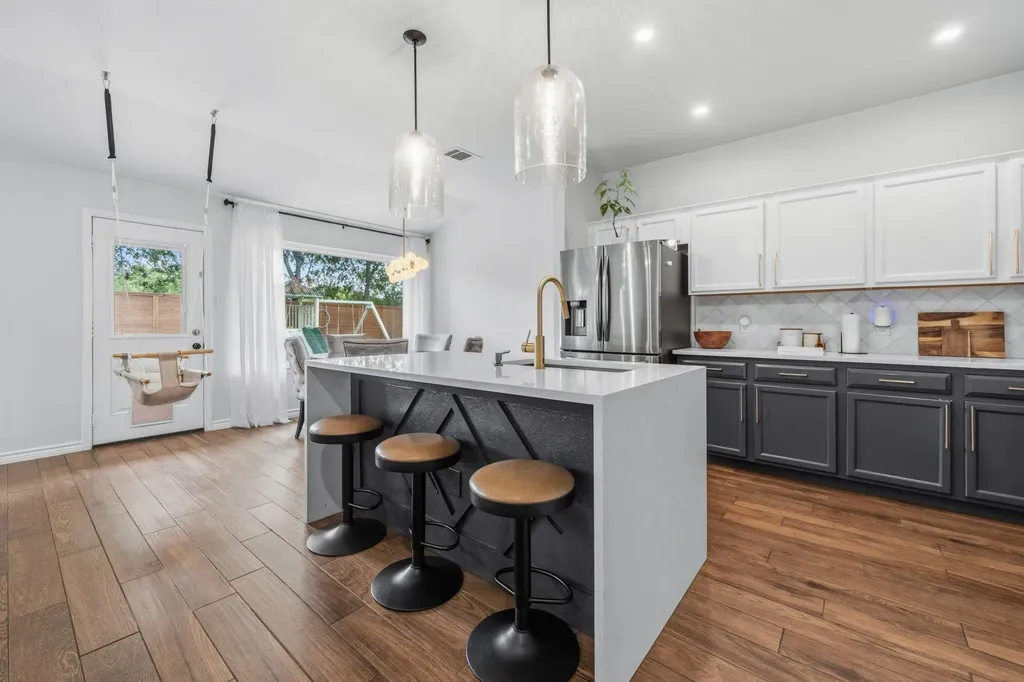 9400 Lightwood Loop Austin TX 78748