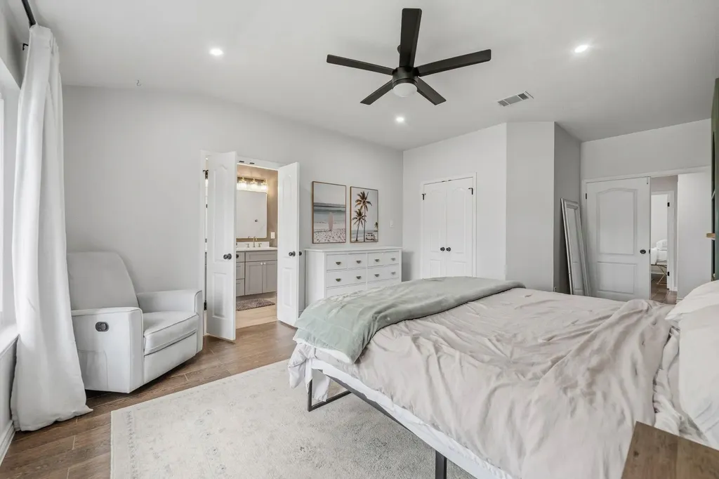 9400 Lightwood Loop Austin TX 78748