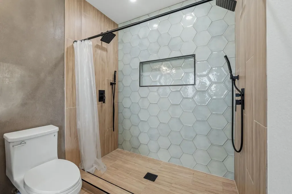 9400 Lightwood Loop Austin TX 78748