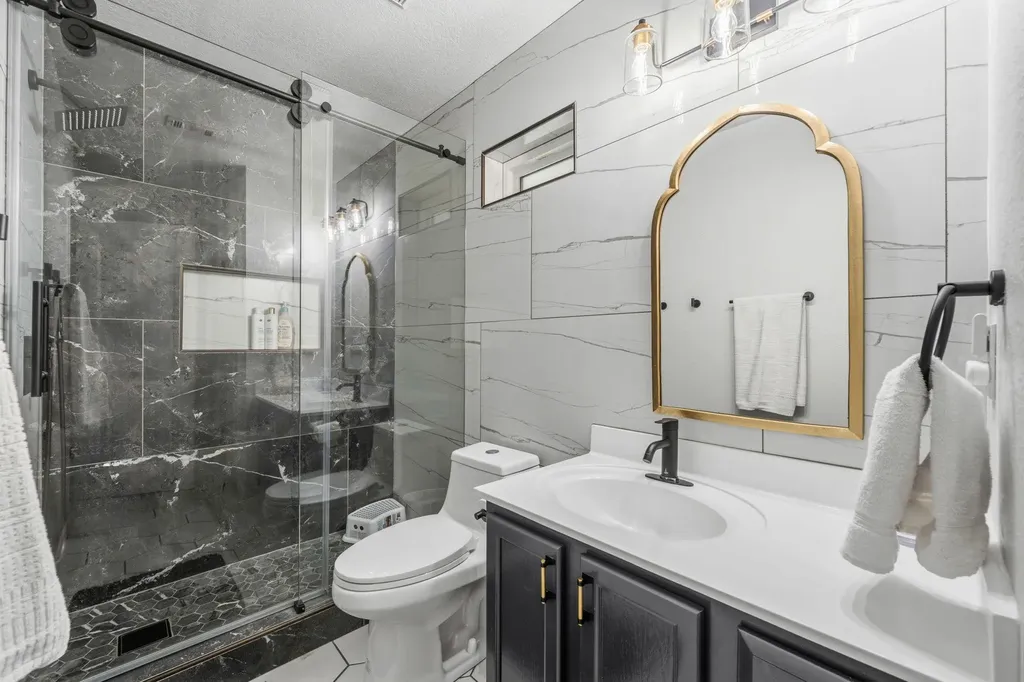 9400 Lightwood Loop Austin TX 78748