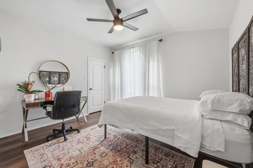 9400 Lightwood Loop Austin TX 78748
