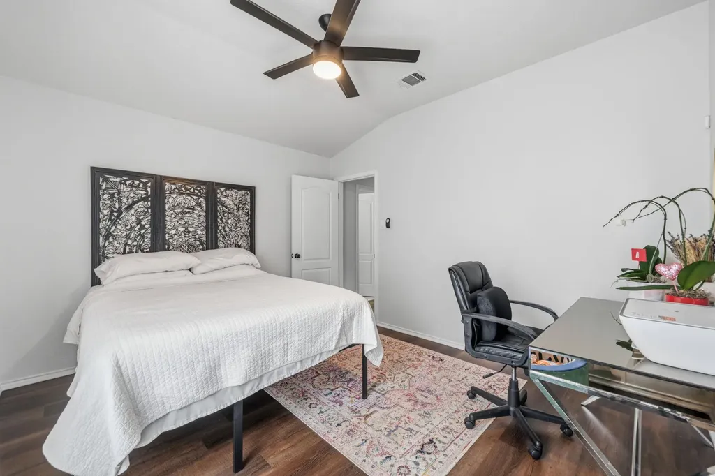 9400 Lightwood Loop Austin TX 78748