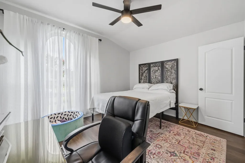 9400 Lightwood Loop Austin TX 78748