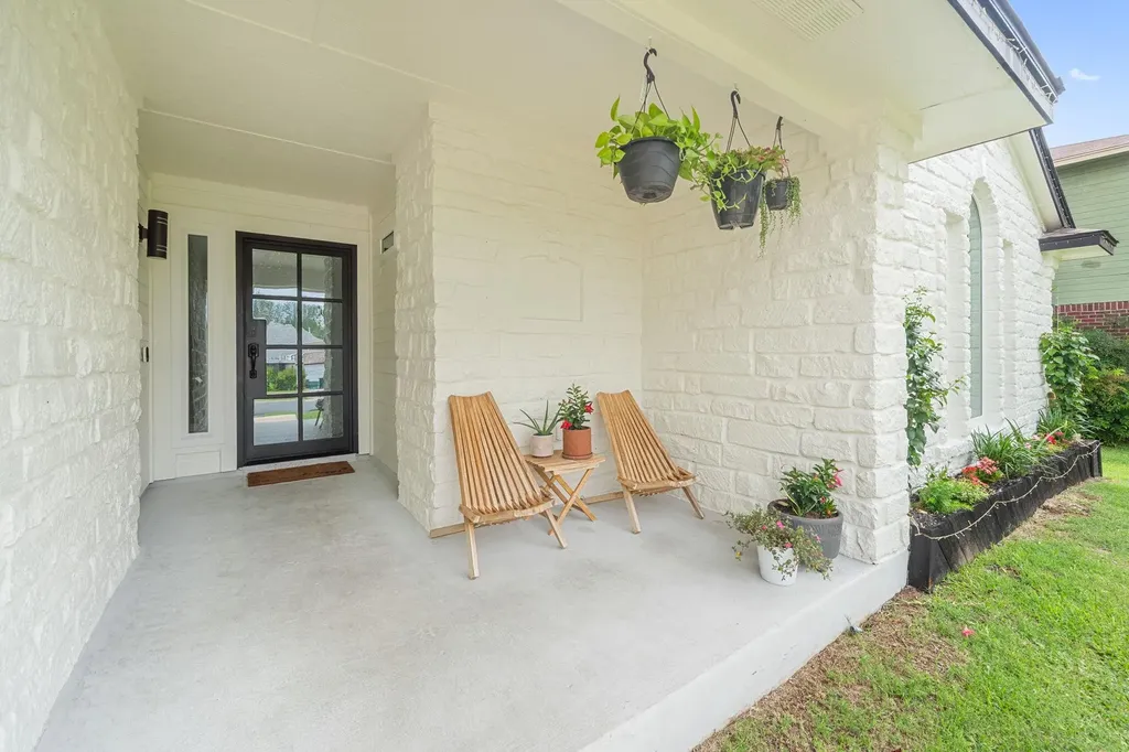 9400 Lightwood Loop Austin TX 78748