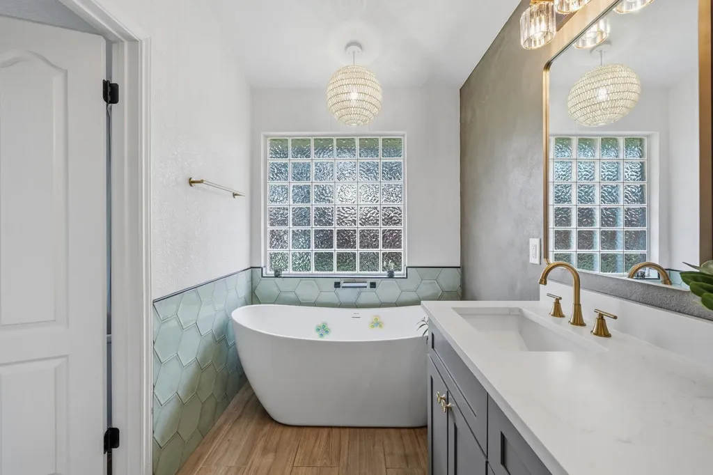 9400 Lightwood Loop Austin TX 78748