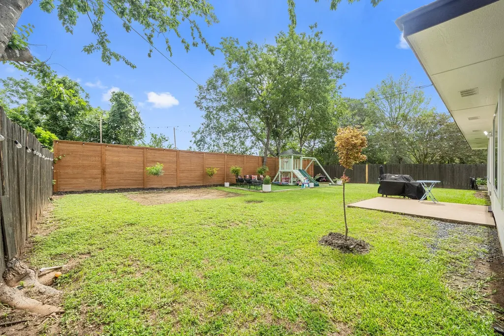 9400 Lightwood Loop Austin TX 78748