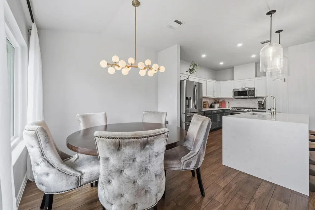 9400 Lightwood Loop Austin TX 78748