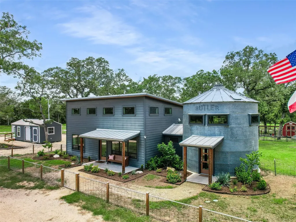226 Stolle Lane Flatonia TX 78941