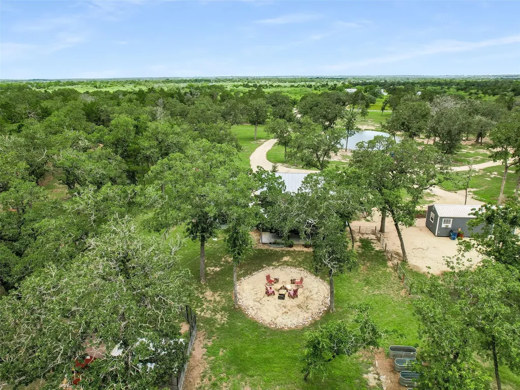 226 Stolle Lane Flatonia TX 78941