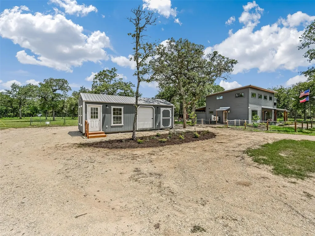 226 Stolle Lane Flatonia TX 78941