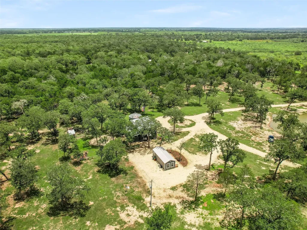 226 Stolle Lane Flatonia TX 78941