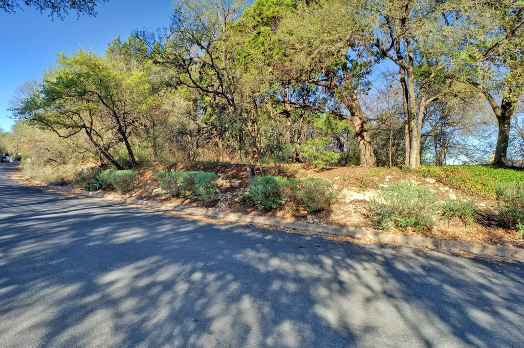 2904 Regents Park Austin TX 78746