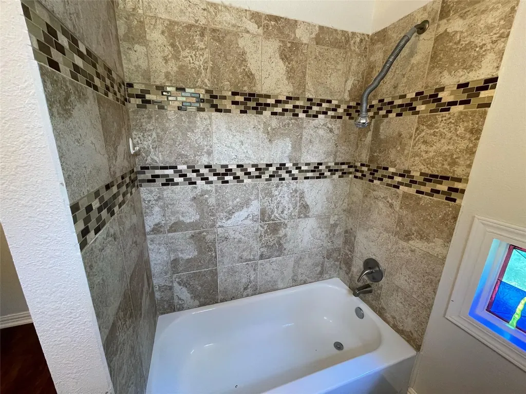 20812 Buena Vista Lago Vista TX 78645