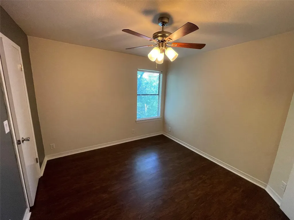 20812 Buena Vista Lago Vista TX 78645
