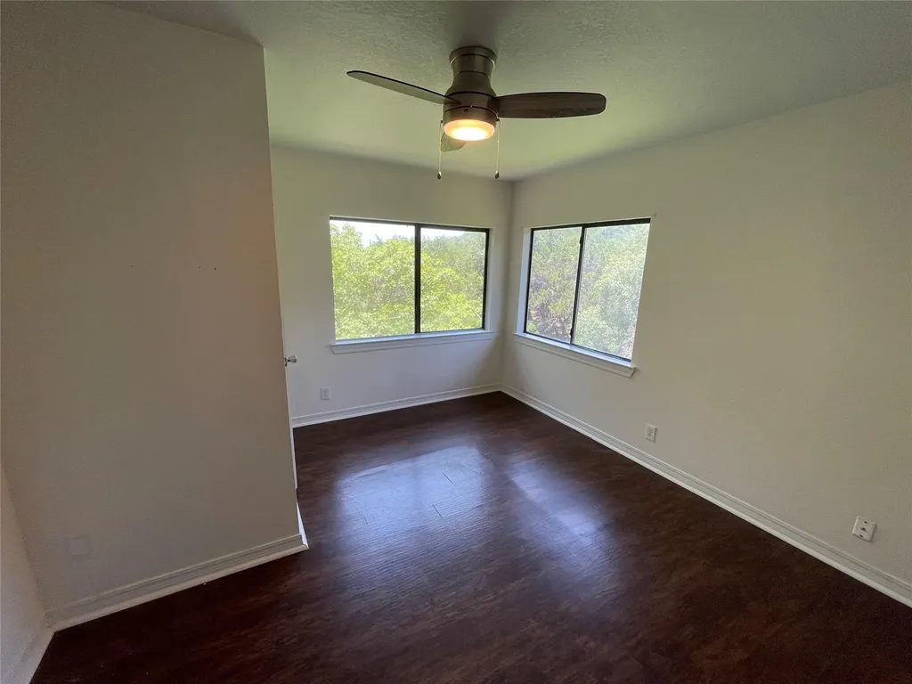 20812 Buena Vista Lago Vista TX 78645