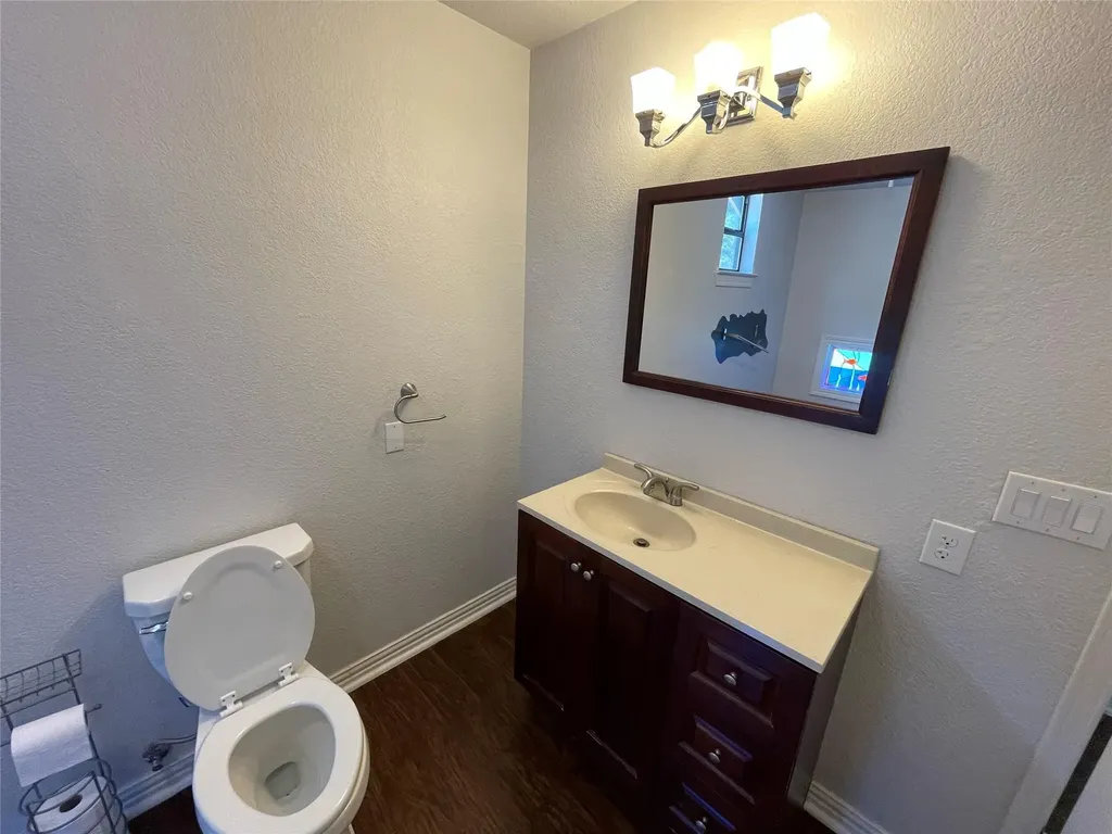 20812 Buena Vista Lago Vista TX 78645