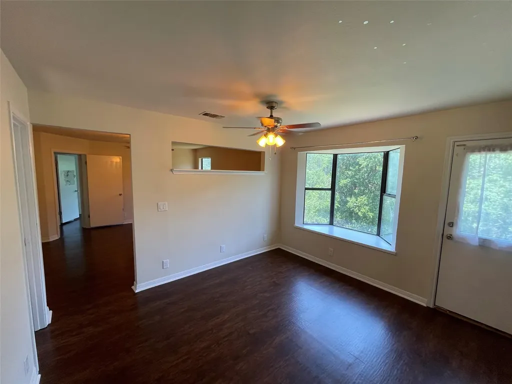 20812 Buena Vista Lago Vista TX 78645