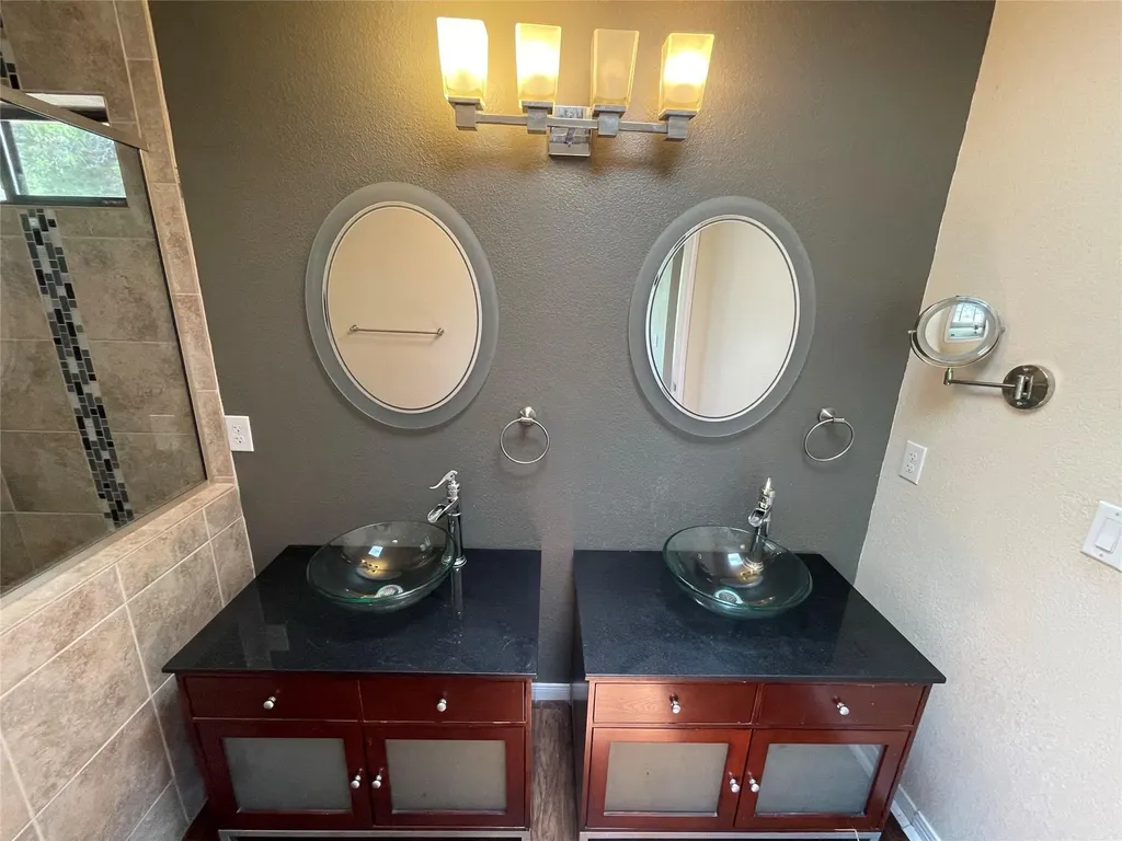 20812 Buena Vista Lago Vista TX 78645