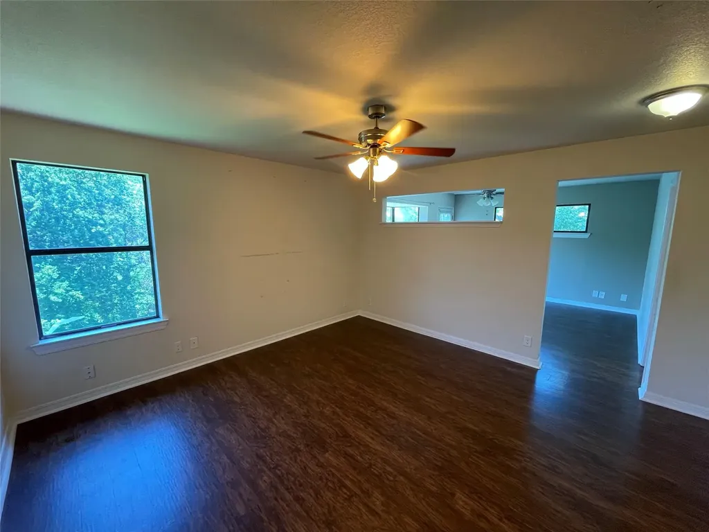 20812 Buena Vista Lago Vista TX 78645
