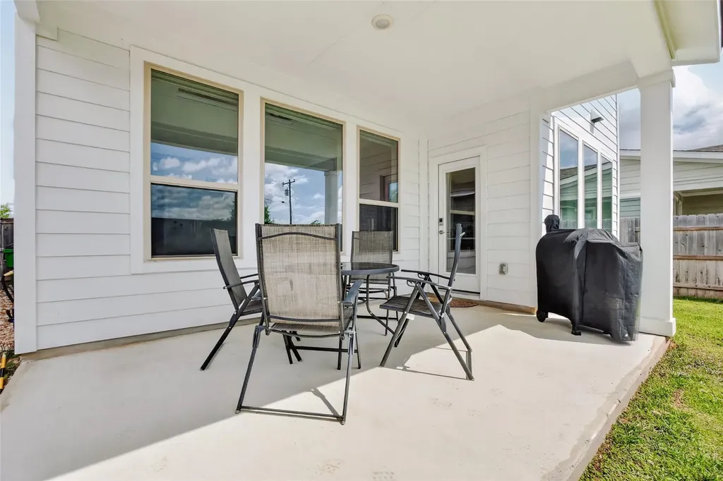 6205 Dumfries Lane Austin TX 78744