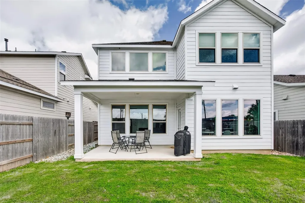 6205 Dumfries Lane Austin TX 78744