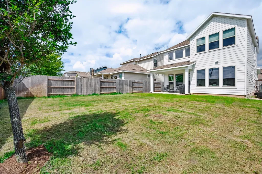 6205 Dumfries Lane Austin TX 78744