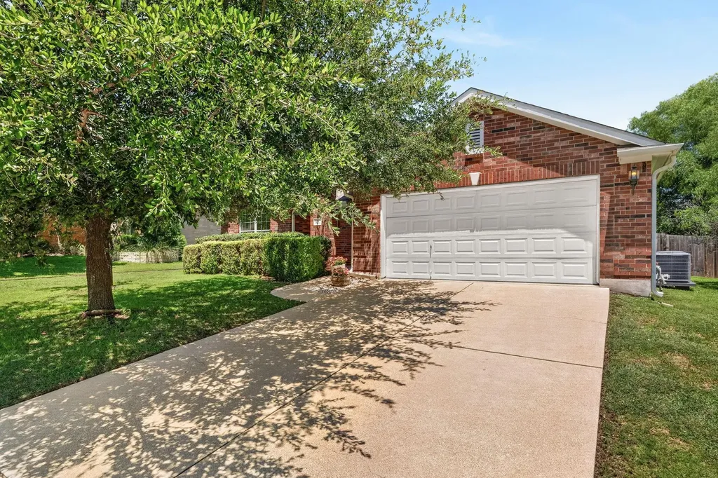 2504 Branding Iron Lane Leander TX 78641