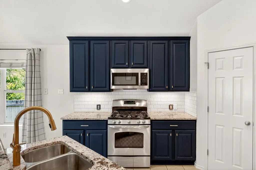 2504 Branding Iron Lane Leander TX 78641