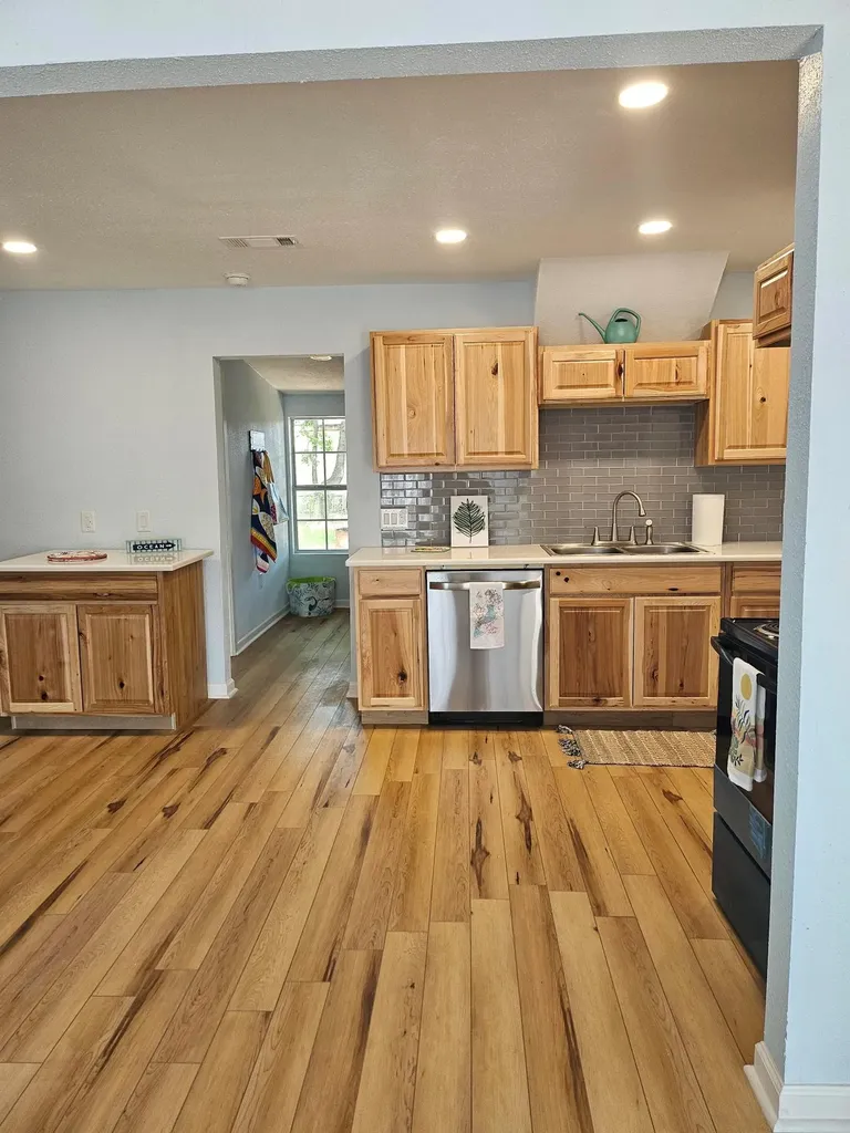 103 N Rhomberg Street Burnet TX 78611