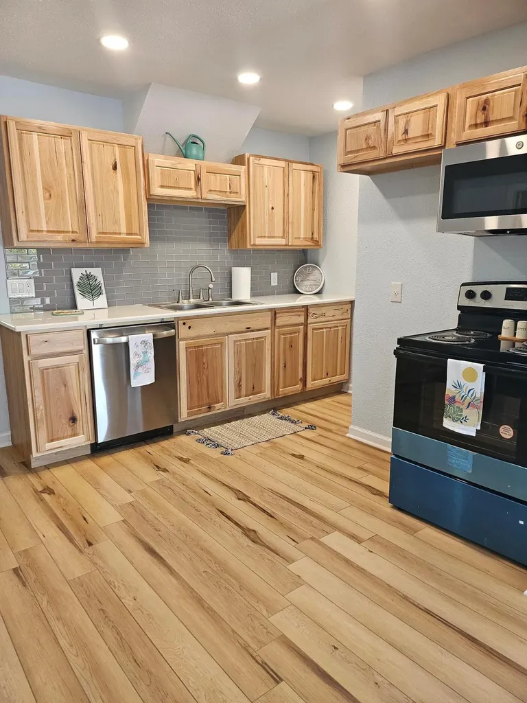 103 N Rhomberg Street Burnet TX 78611