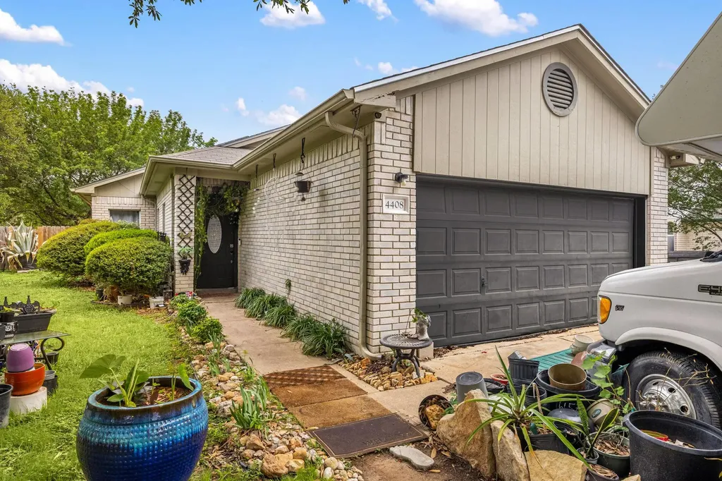4408 Lendall Lane Austin TX 78744