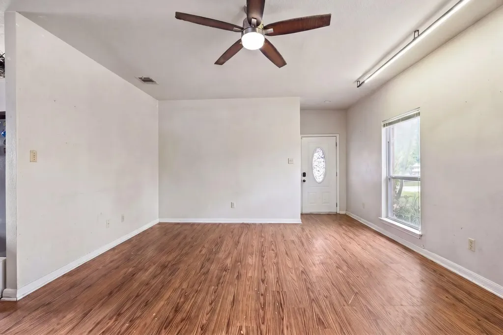 4408 Lendall Lane Austin TX 78744