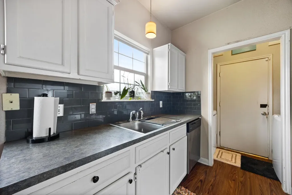 4408 Lendall Lane Austin TX 78744