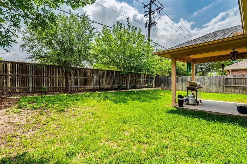 1151 Stone Rim Loop Buda TX 78610