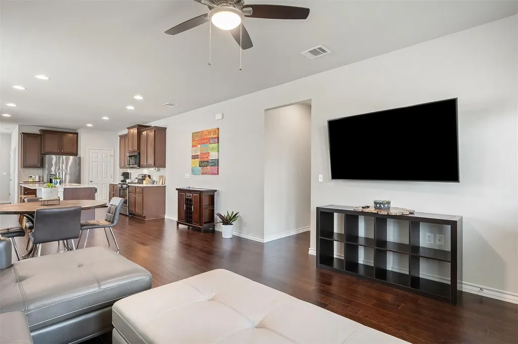 11917 Cimaizon Drive Austin TX 78725