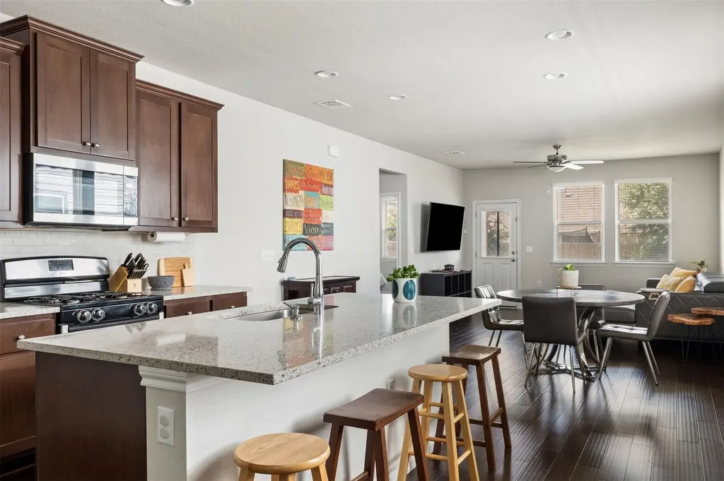 11917 Cimaizon Drive Austin TX 78725