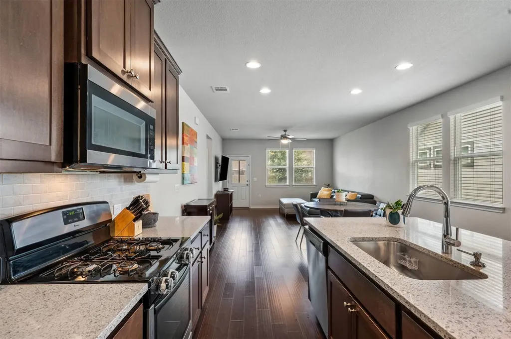 11917 Cimaizon Drive Austin TX 78725