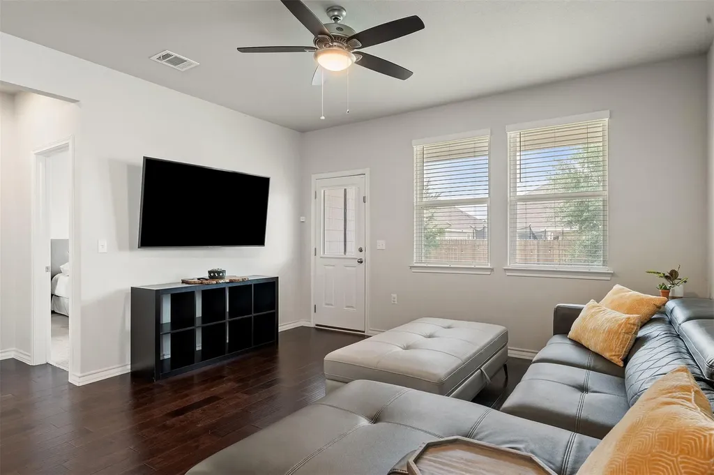 11917 Cimaizon Drive Austin TX 78725