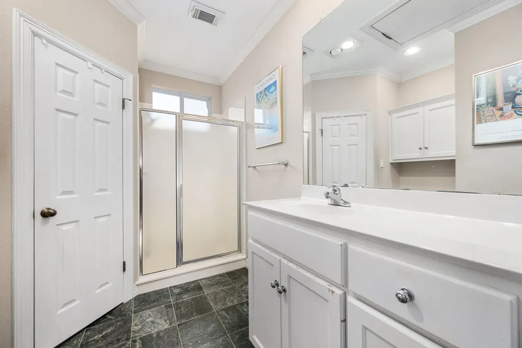 2716 Hillview Green Lane Austin TX 78703