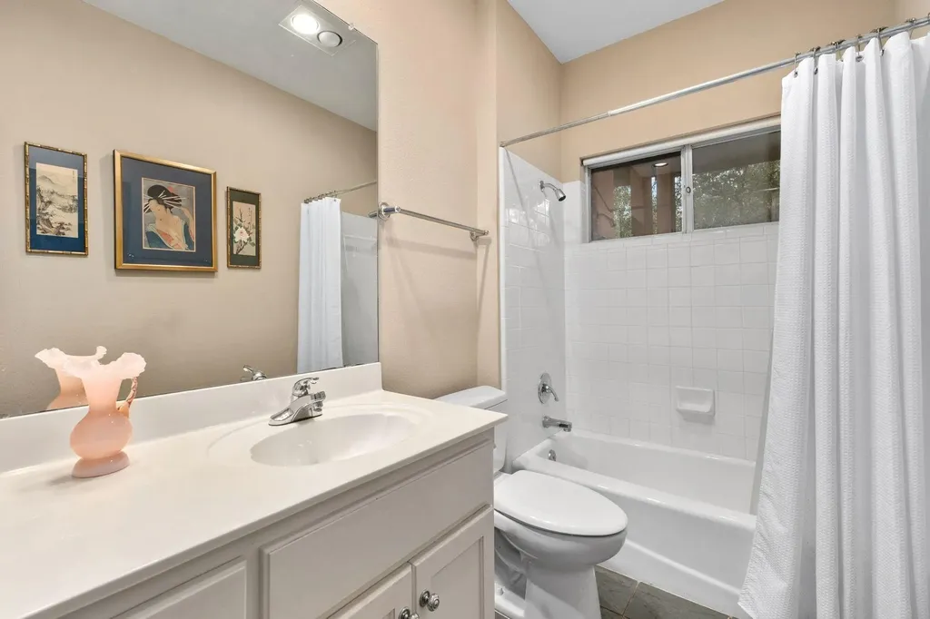 2716 Hillview Green Lane Austin TX 78703